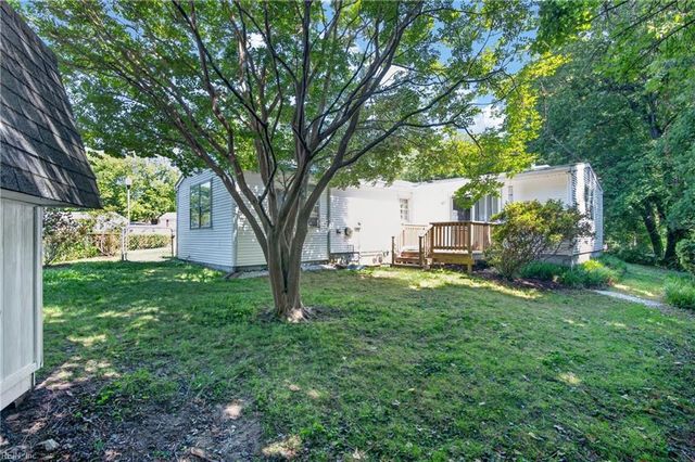 405 Dunmore DR, Newport News, VA 23602