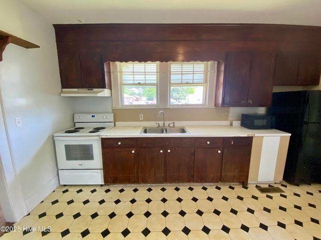 836 Nc 118, Grifton, NC 28530