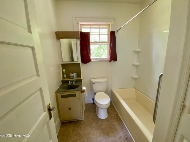 836 Nc 118, Grifton, NC 28530