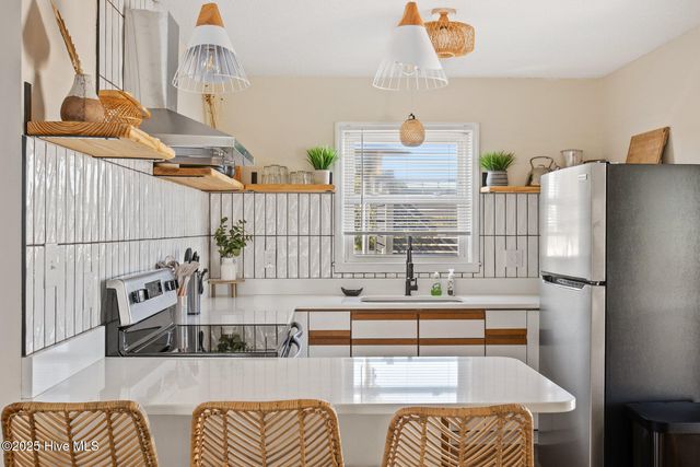 135 N Third Avenue N, Kure Beach, NC 28449