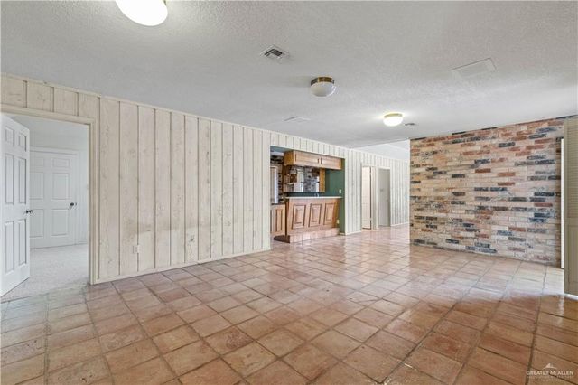 1811 Lion Lake S Drive, Progreso Lakes, TX 78596