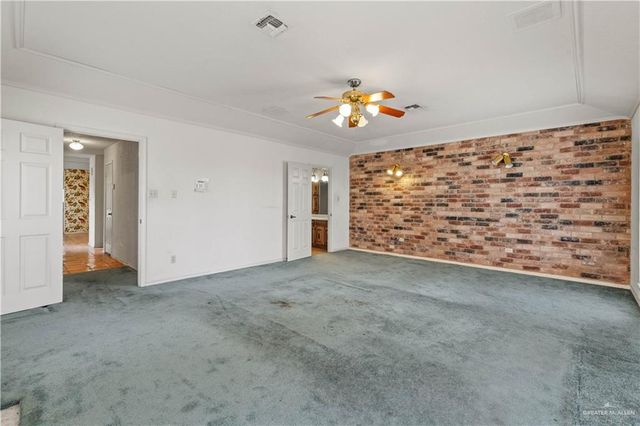 1811 Lion Lake S Drive, Progreso Lakes, TX 78596