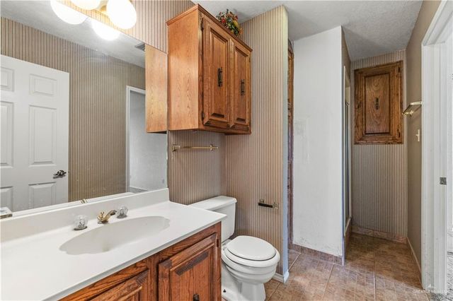 1811 Lion Lake S Drive, Progreso Lakes, TX 78596