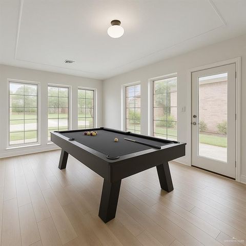 1811 Lion Lake S Drive, Progreso Lakes, TX 78596