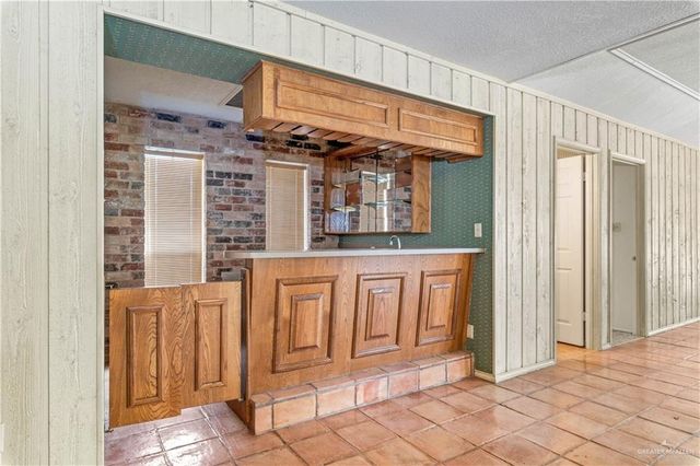 1811 Lion Lake S Drive, Progreso Lakes, TX 78596