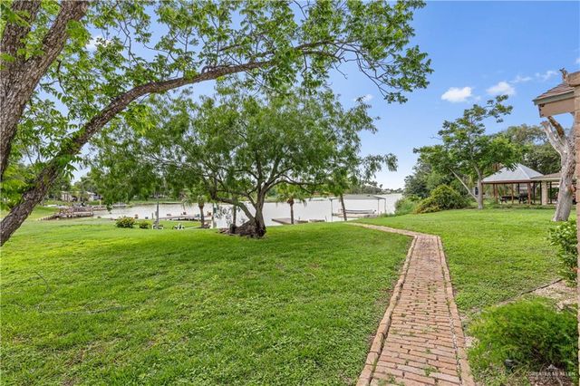 1811 Lion Lake S Drive, Progreso Lakes, TX 78596