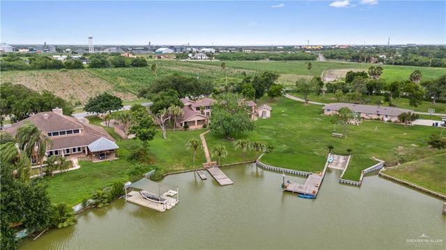 1811 Lion Lake S Drive, Progreso Lakes, TX 78596