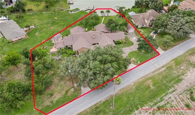 1811 Lion Lake S Drive, Progreso Lakes, TX 78596