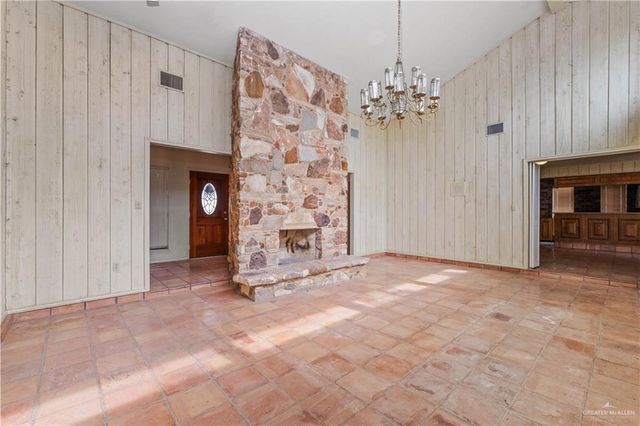 1811 Lion Lake S Drive, Progreso Lakes, TX 78596