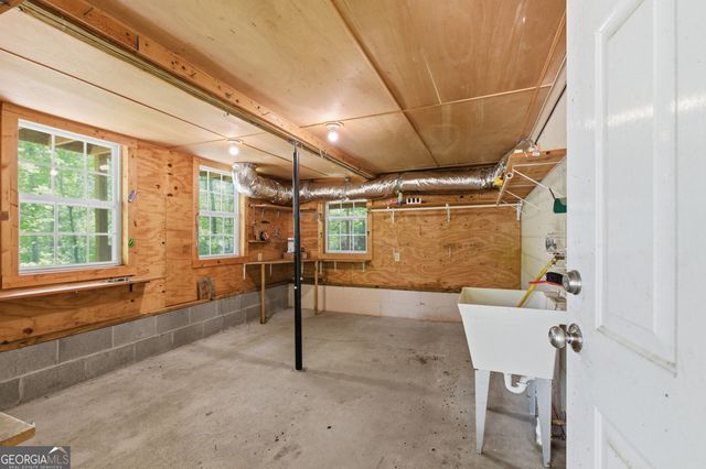 677 Cawthon Road, Toccoa, GA 30577