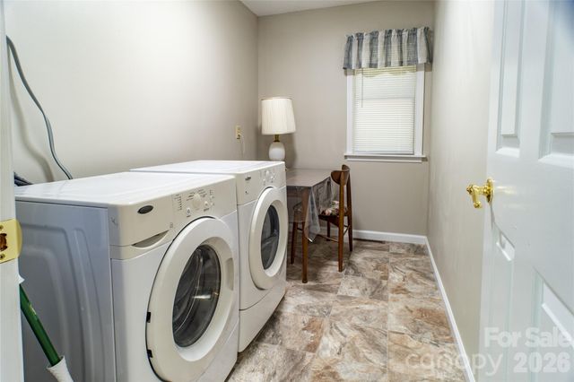 101 Friar Tuck Lane, Maggie Valley, NC 28751