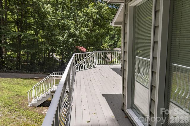 101 Friar Tuck Lane, Maggie Valley, NC 28751