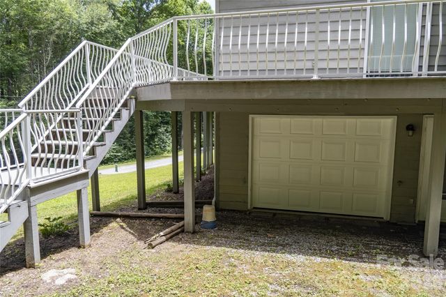 101 Friar Tuck Lane, Maggie Valley, NC 28751