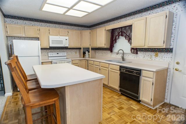 101 Friar Tuck Lane, Maggie Valley, NC 28751