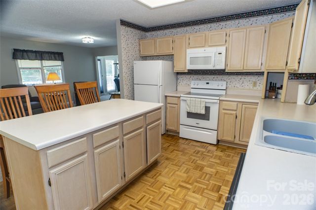 101 Friar Tuck Lane, Maggie Valley, NC 28751
