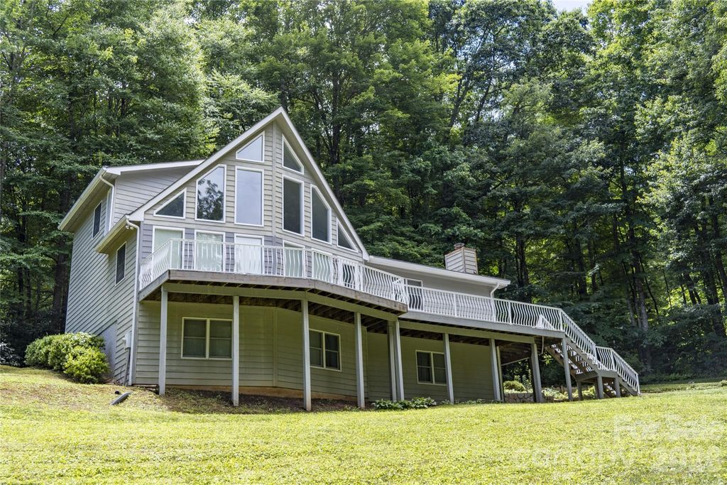 101 Friar Tuck Lane, Maggie Valley, NC 28751