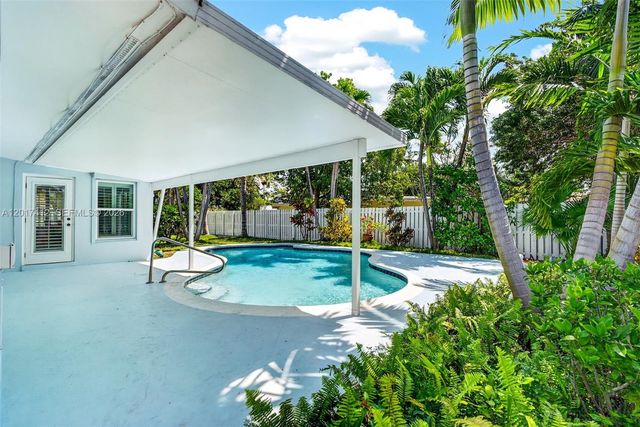 4010 NE 22nd Ave, Lighthouse Point, FL 33064