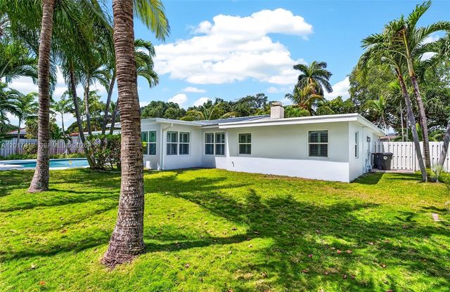 4010 NE 22nd Ave, Lighthouse Point, FL 33064