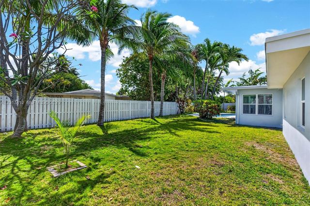4010 NE 22nd Ave, Lighthouse Point, FL 33064