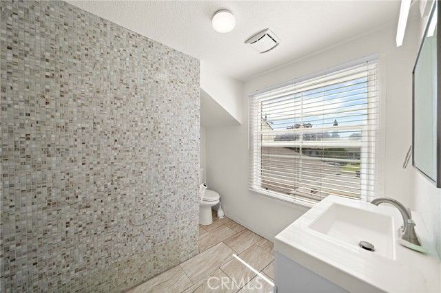 590 Traverse Drive, Costa Mesa, CA 92626