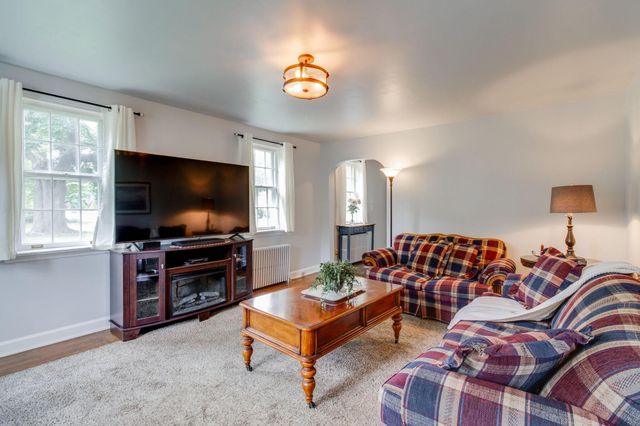 1571 HILLCREST AVE, Lancaster, PA 17601