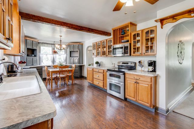 1571 HILLCREST AVE, Lancaster, PA 17601