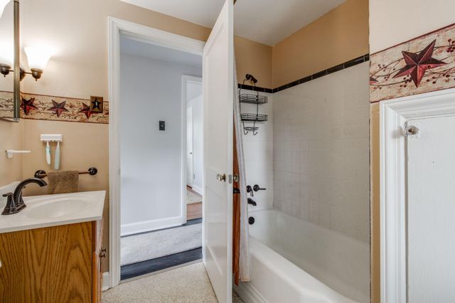 1571 HILLCREST AVE, Lancaster, PA 17601