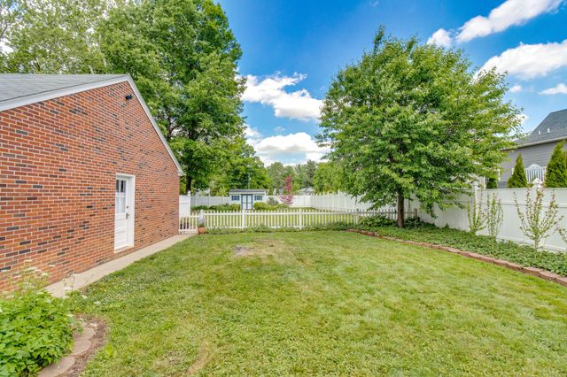 1571 HILLCREST AVE, Lancaster, PA 17601