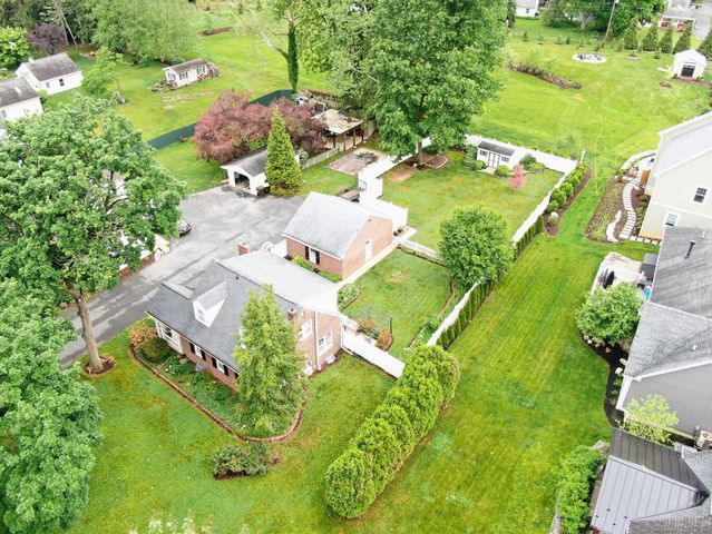 1571 HILLCREST AVE, Lancaster, PA 17601