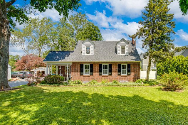 1571 HILLCREST AVE, Lancaster, PA 17601