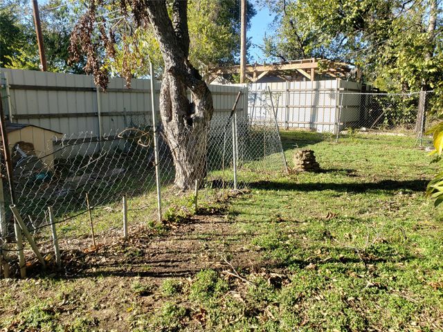 1475 E Morphy Street, Fort Worth, TX 76104