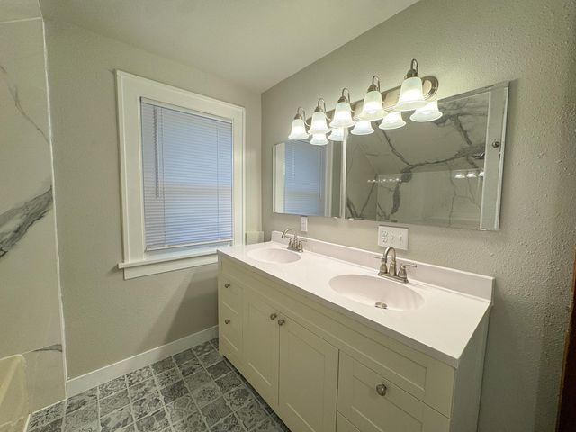 209 11th Street N, Moorhead, MN 56560