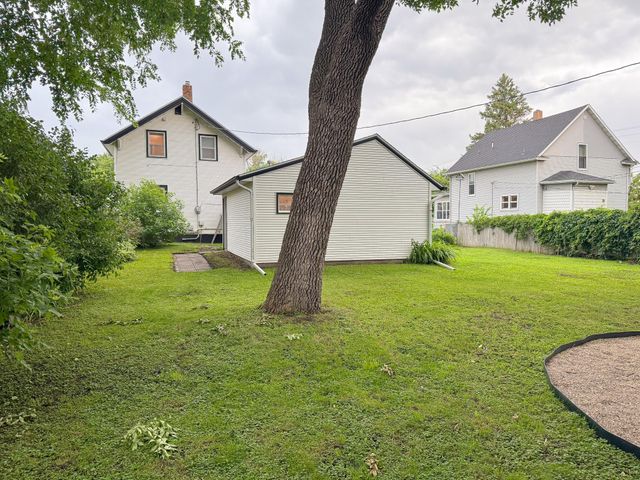 209 11th Street N, Moorhead, MN 56560