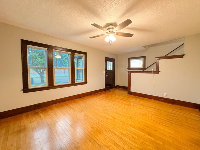 209 11th Street N, Moorhead, MN 56560