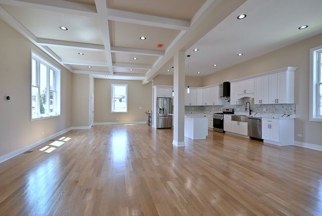 4859 W Hirsch Street, Chicago, IL 60651