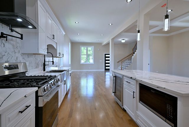 4859 W Hirsch Street, Chicago, IL 60651