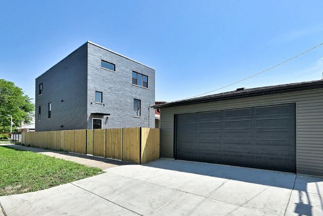 4859 W Hirsch Street, Chicago, IL 60651