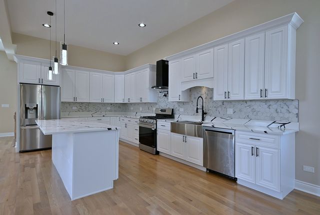 4859 W Hirsch Street, Chicago, IL 60651