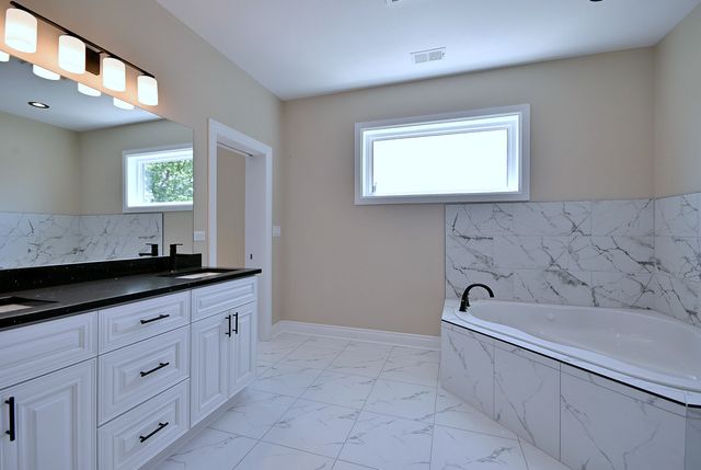 4859 W Hirsch Street, Chicago, IL 60651