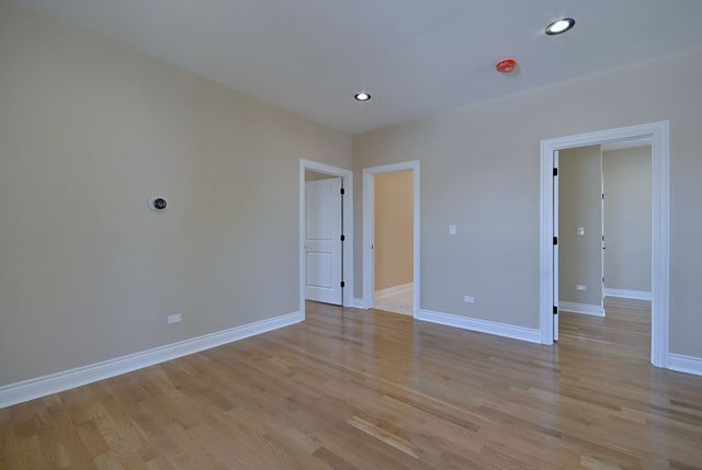 4859 W Hirsch Street, Chicago, IL 60651