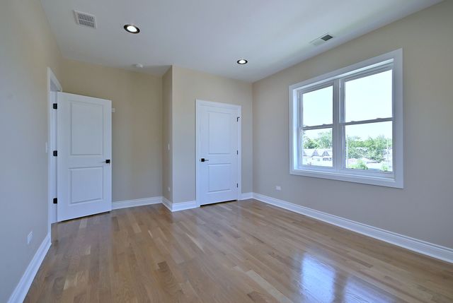 4859 W Hirsch Street, Chicago, IL 60651