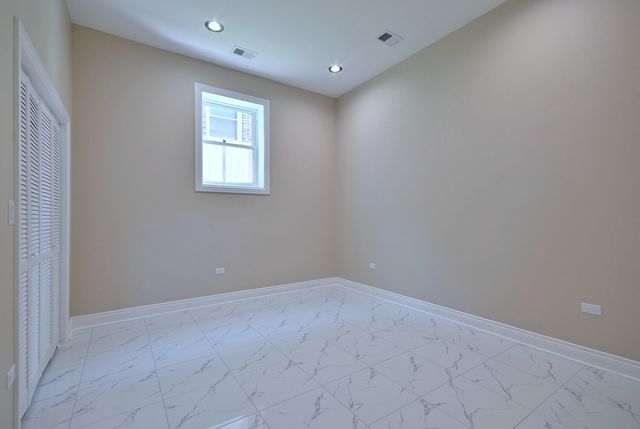 4859 W Hirsch Street, Chicago, IL 60651
