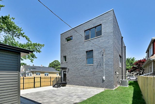 4859 W Hirsch Street, Chicago, IL 60651