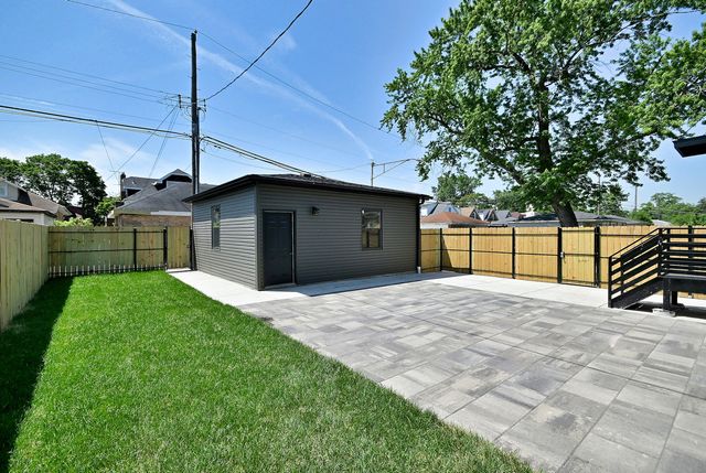 4859 W Hirsch Street, Chicago, IL 60651