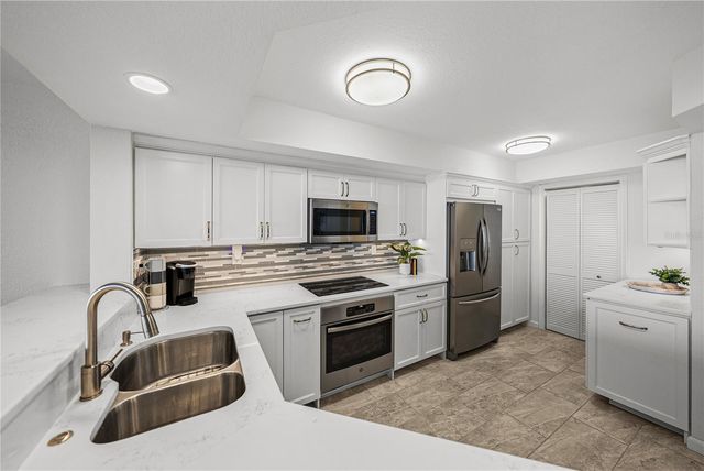 5279 ISLA KEY BOULEVARD S 113, St Petersburg, FL 33715