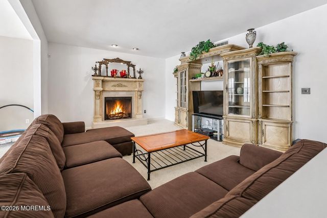 12 Cabin Brook Crescent, Manchester, NJ 08759