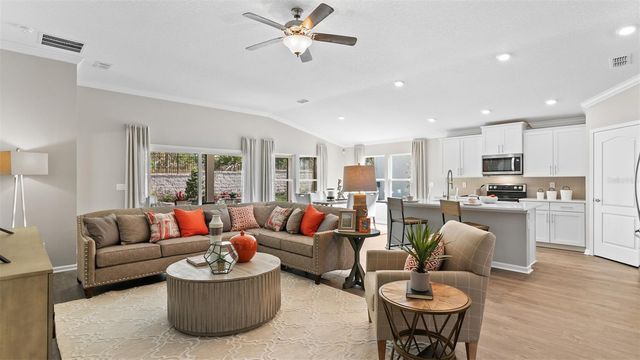 32 HARDWOOD TRAIL, Palm Coast, FL 32137
