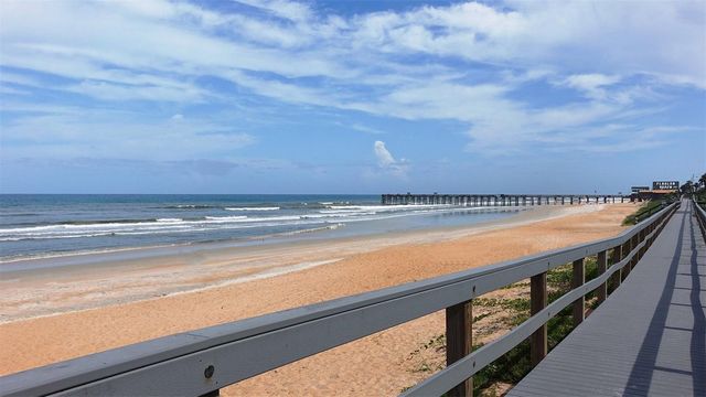 32 HARDWOOD TRAIL, Palm Coast, FL 32137