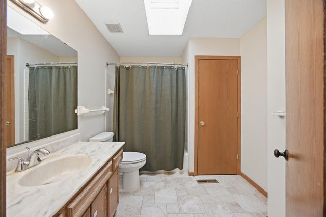 10485 Lee Drive, Eden Prairie, MN 55347