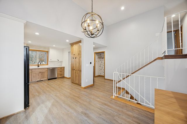 10485 Lee Drive, Eden Prairie, MN 55347